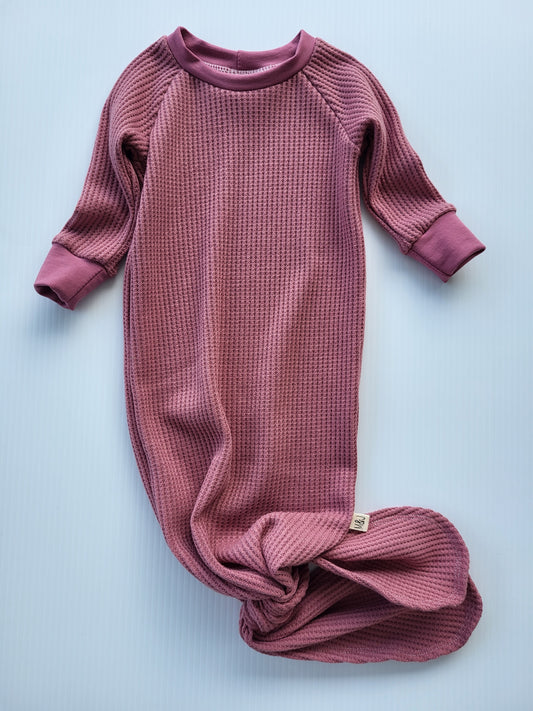 Knotted sleeper gown