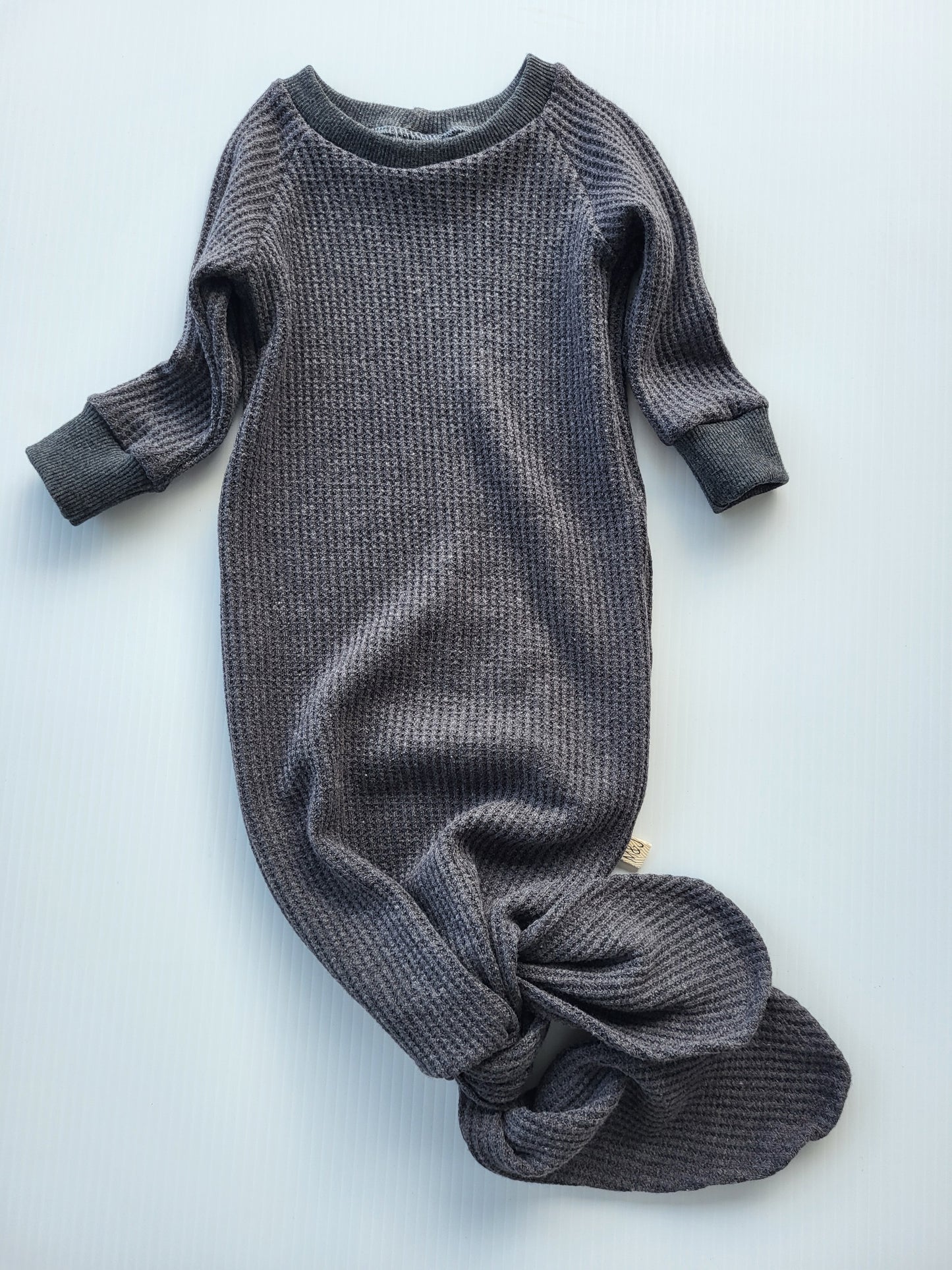Knotted sleeper gown