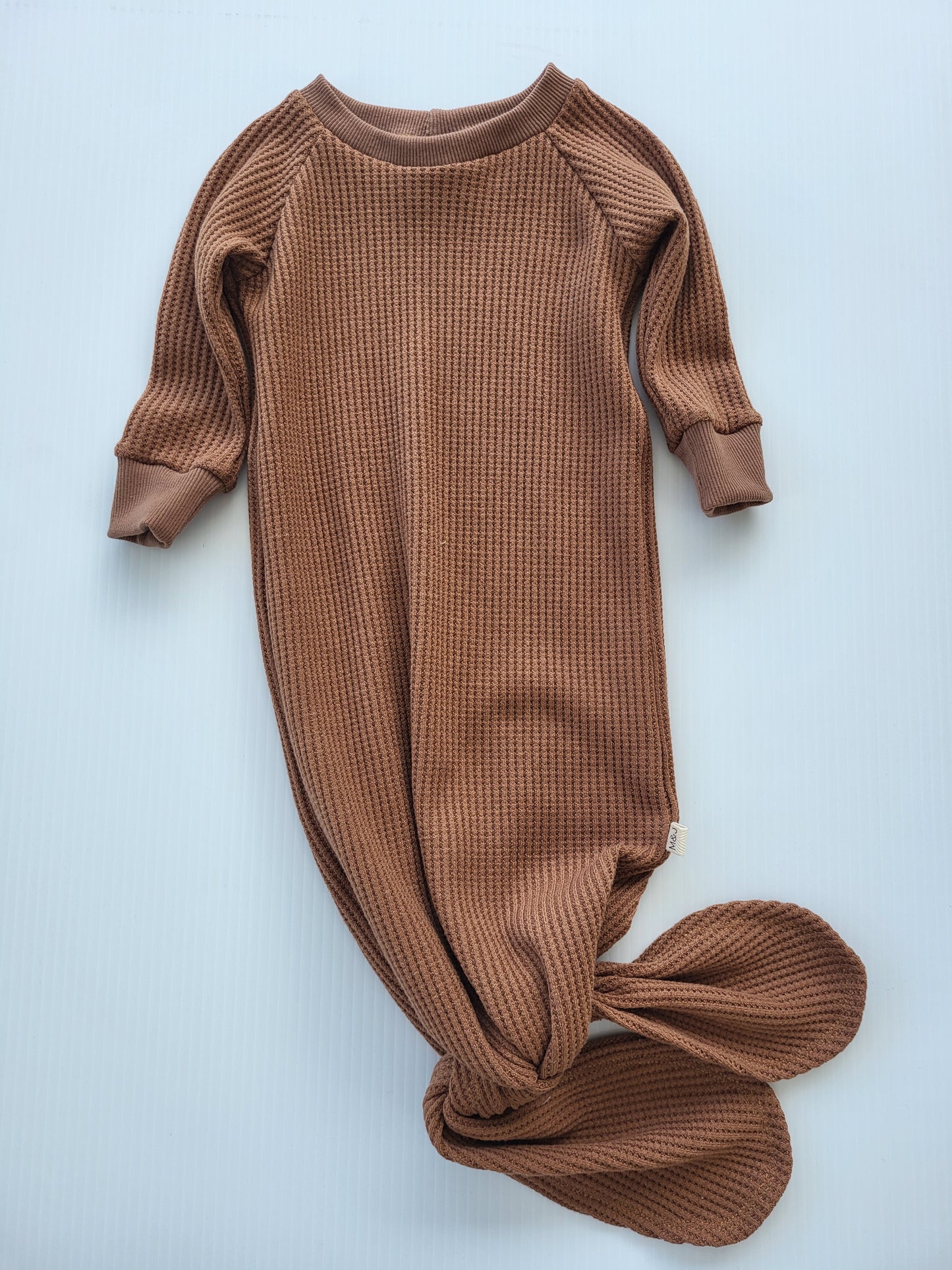 Knotted sleeper gown