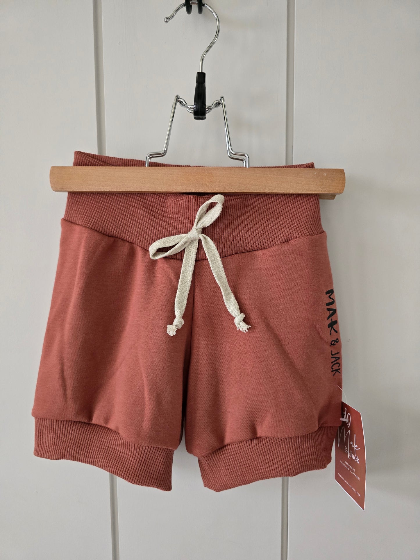 Cuff shorts (fit big)