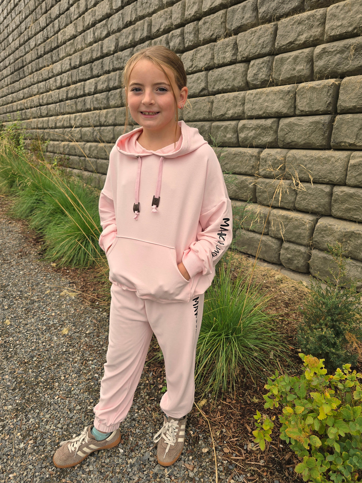 *Pre-order * kids & youth sweat suit